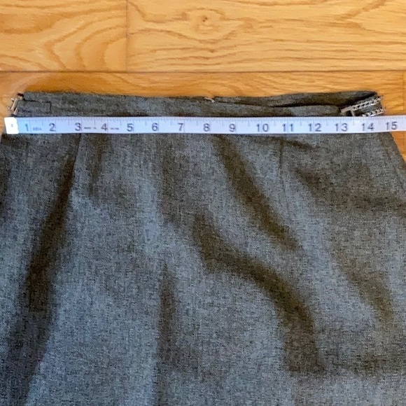 Vintage Grey suit jacket and skirt set, size 8P - Picture 10 of 15